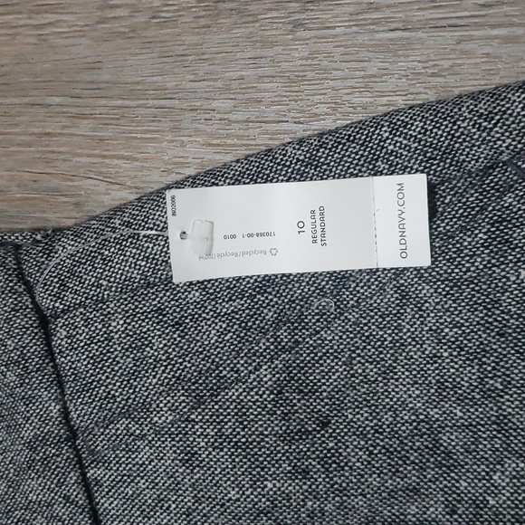 OLD NAVY womans shorts size 10 - Picture 3 of 5